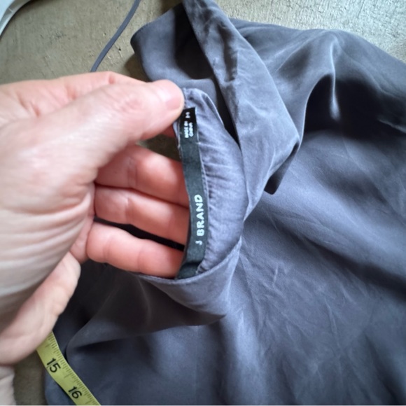 J Brand 100% silk Graphite Gray Women's shell, camisole, tank top (M) - Picture 9 of 9